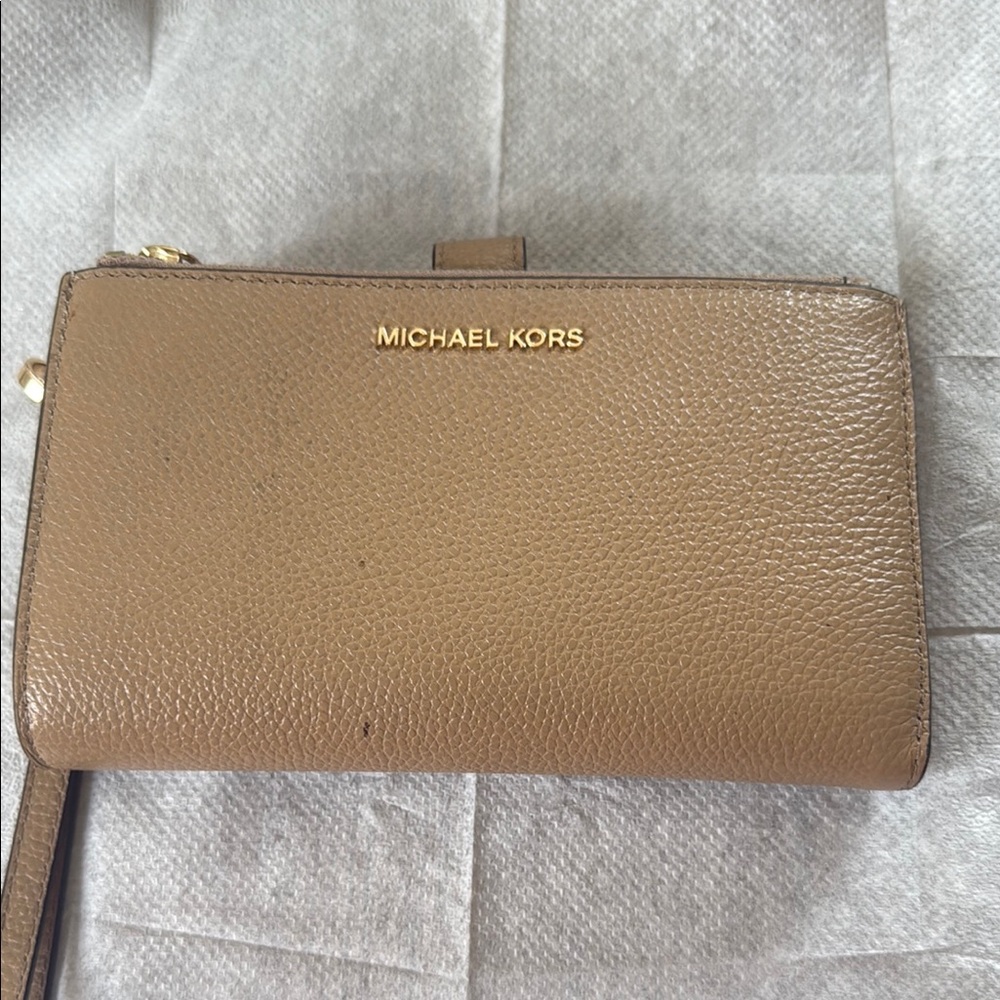 Michael Kors Tan Leather Wallet jet set doble zip whistlet